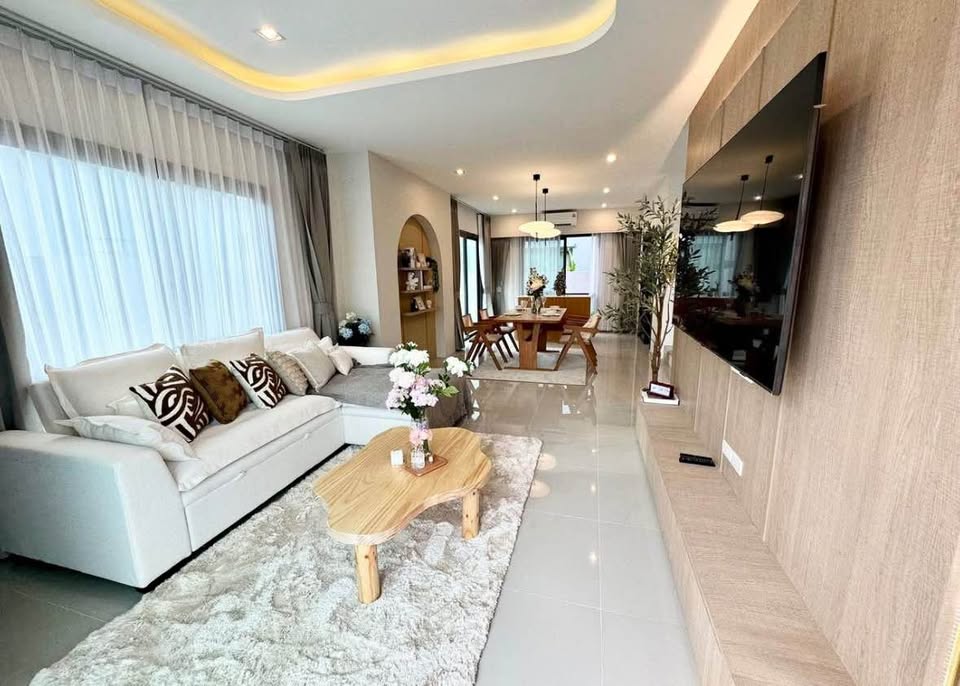 Brand New 3 Bedroom Home- Pattaya