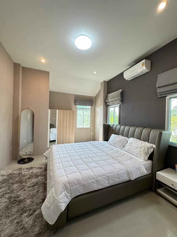 6 Bedroom Pool Villa With Guest House