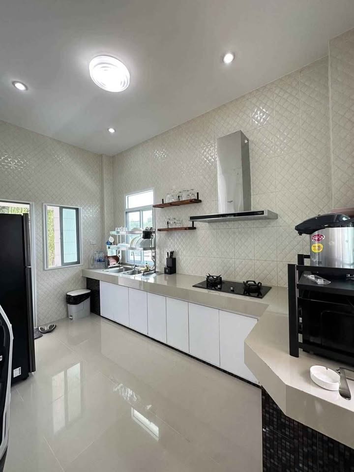 6 Bedroom Pool Villa With Guest House