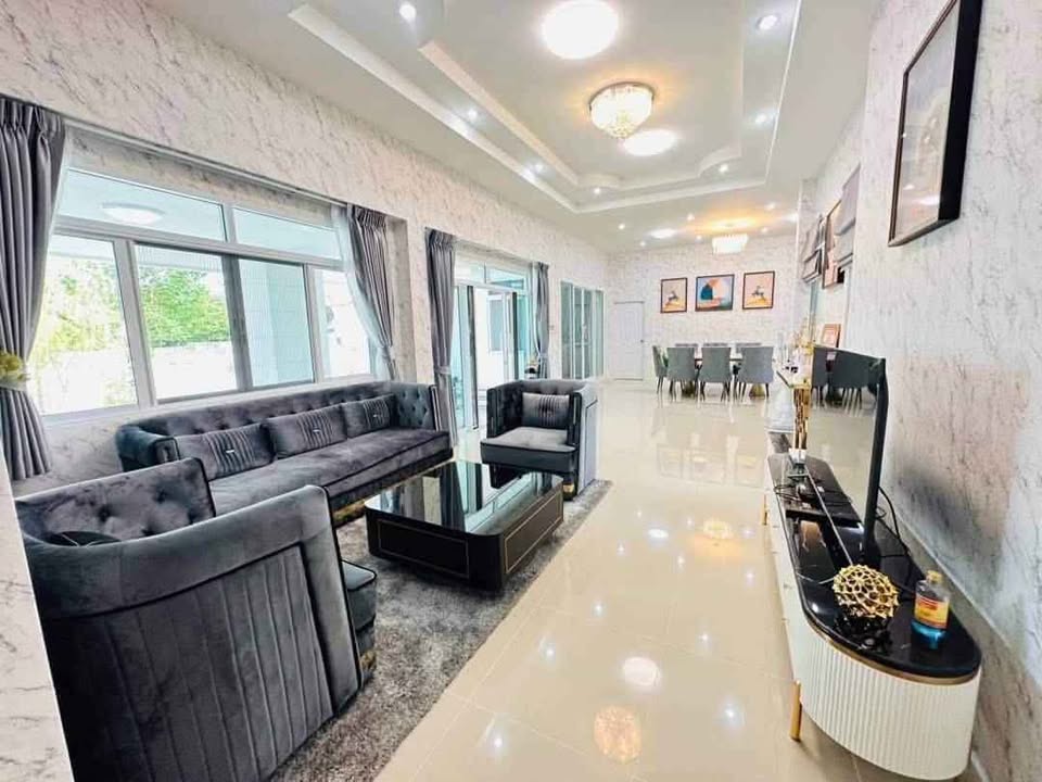 6 Bedroom Pool Villa With Guest House