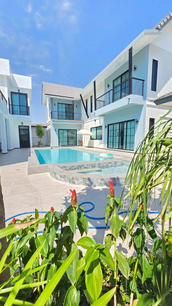 5 Bedroom Dual House Pool Villa