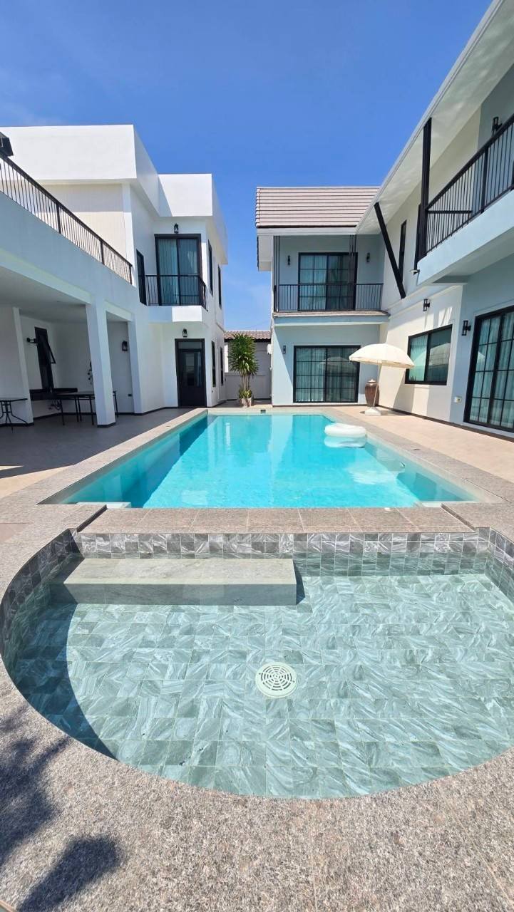 5 Bedroom Dual House Pool Villa