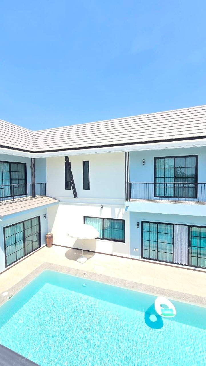 5 Bedroom Dual House Pool Villa