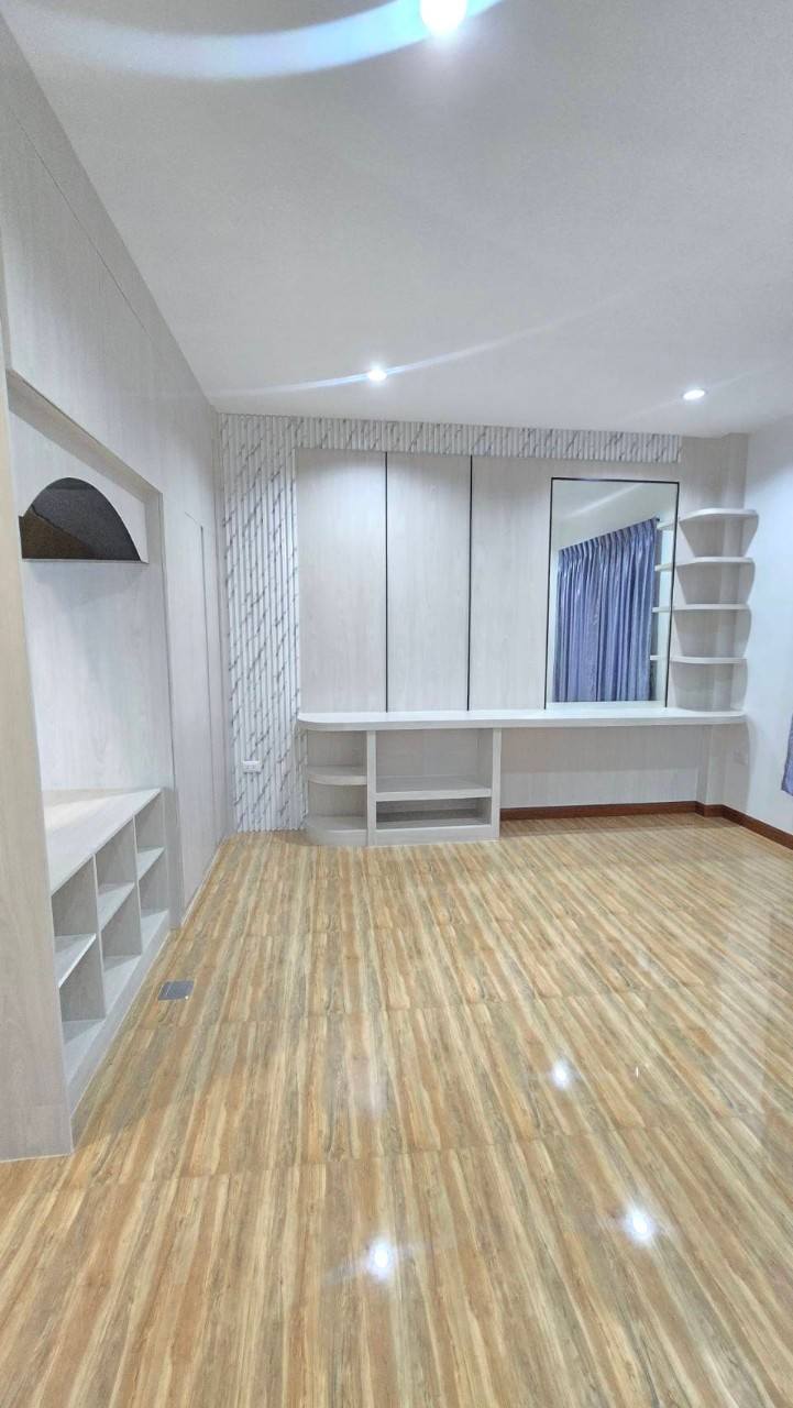 5 Bedroom Dual House Pool Villa