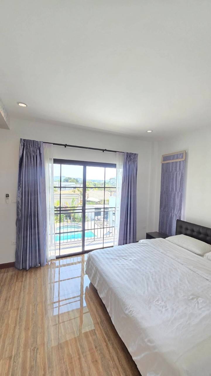 5 Bedroom Dual House Pool Villa