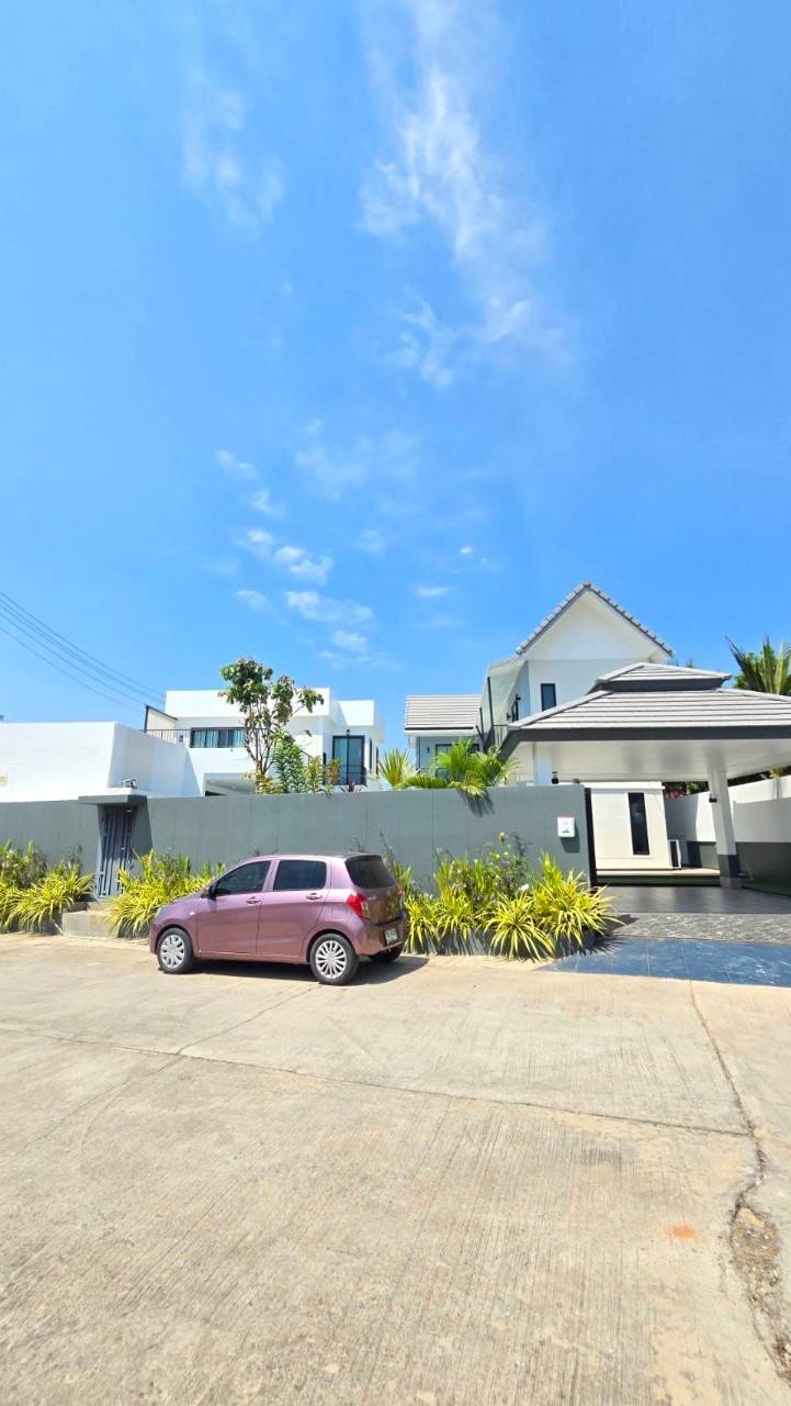 5 Bedroom Dual House Pool Villa