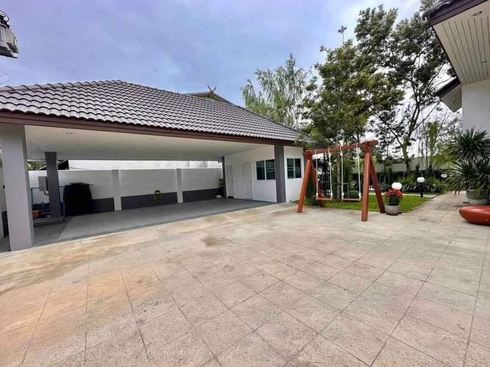 6 Bedroom Pool Villa With Guest House