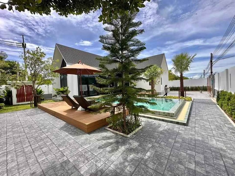 6 Bedroom Pool Villa With Guest House