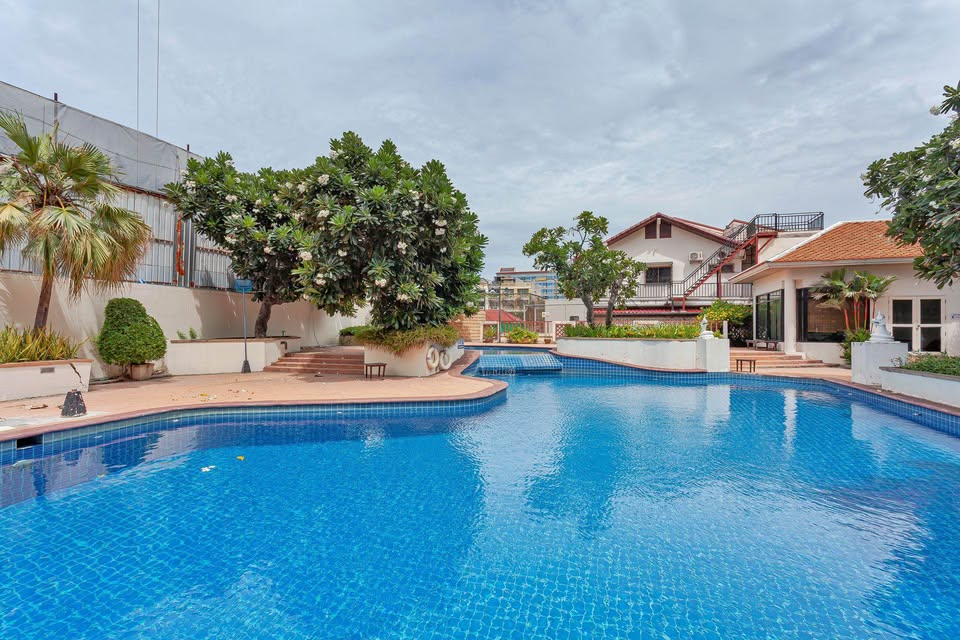 Chic Three Bedroom Duplex